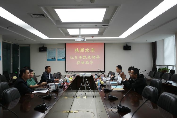 專業(yè)保安服務(wù)如何增強(qiáng)社區(qū)防范能力和應(yīng)急反應(yīng)