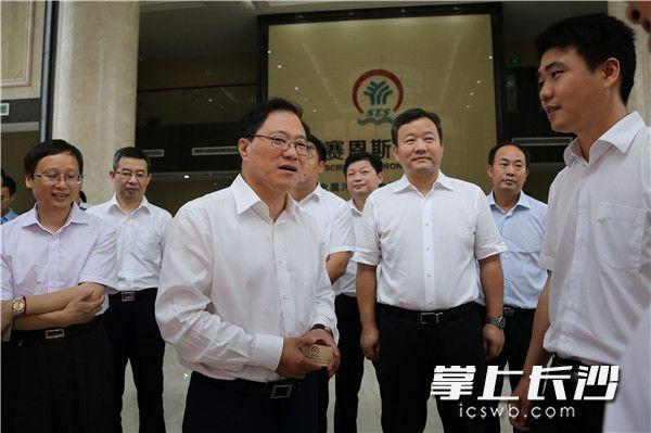 企業(yè)如何通過(guò)高效保安服務(wù)增強(qiáng)安全防護(hù)能力